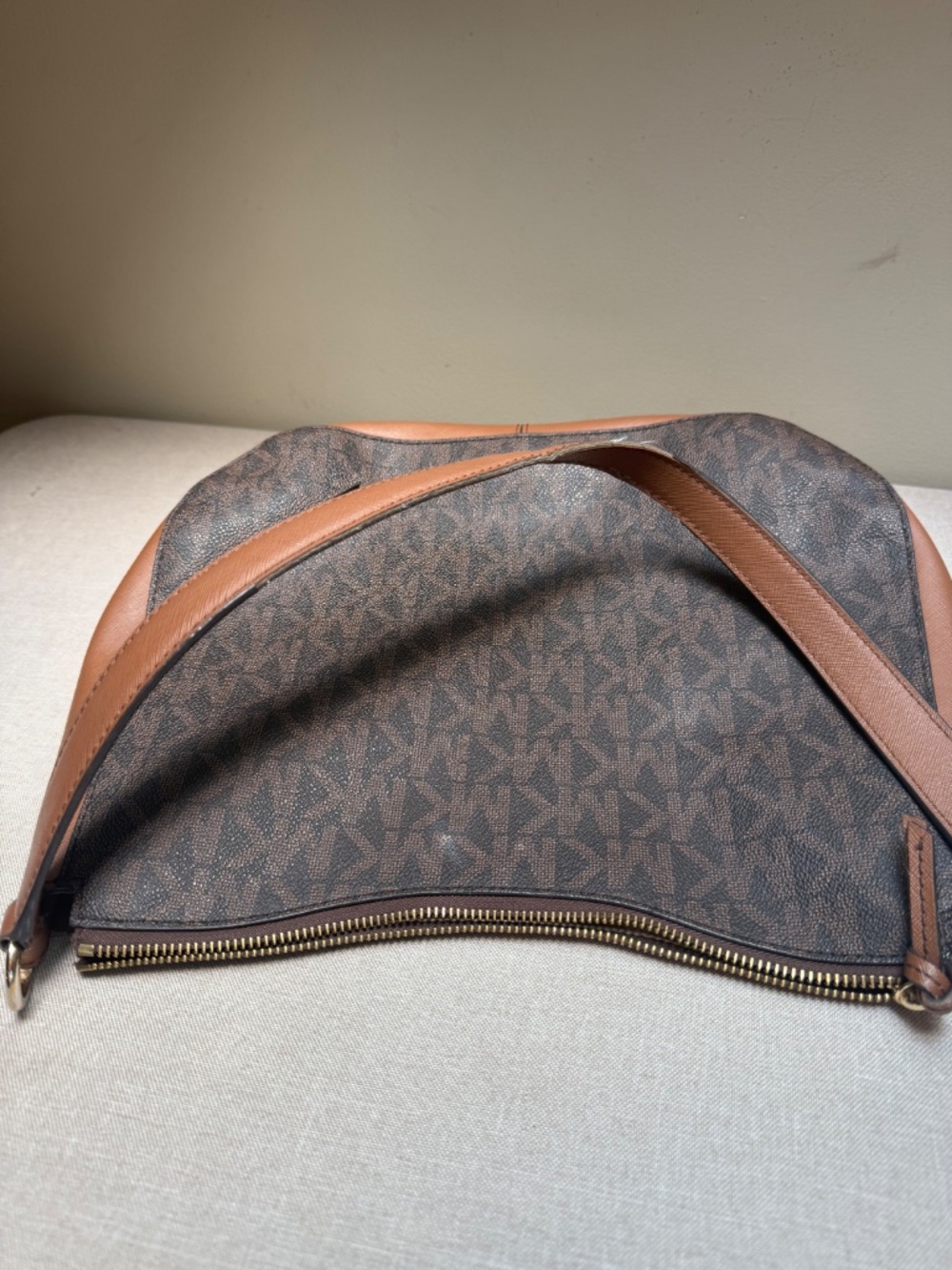 Michael Kors Large Eden Brown Hobo Shoulder Bag Purse - Picture 6 of 16